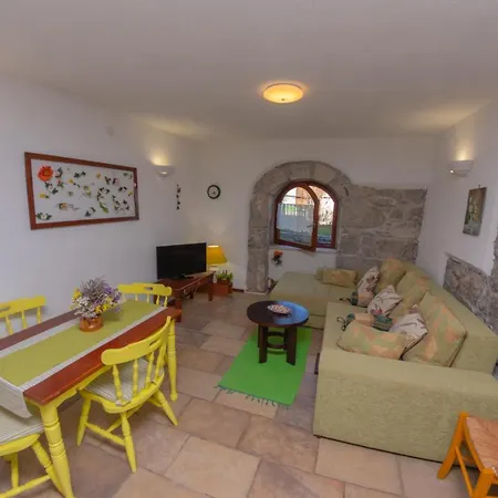 Kuca Kata - Nono Ferienhaus *